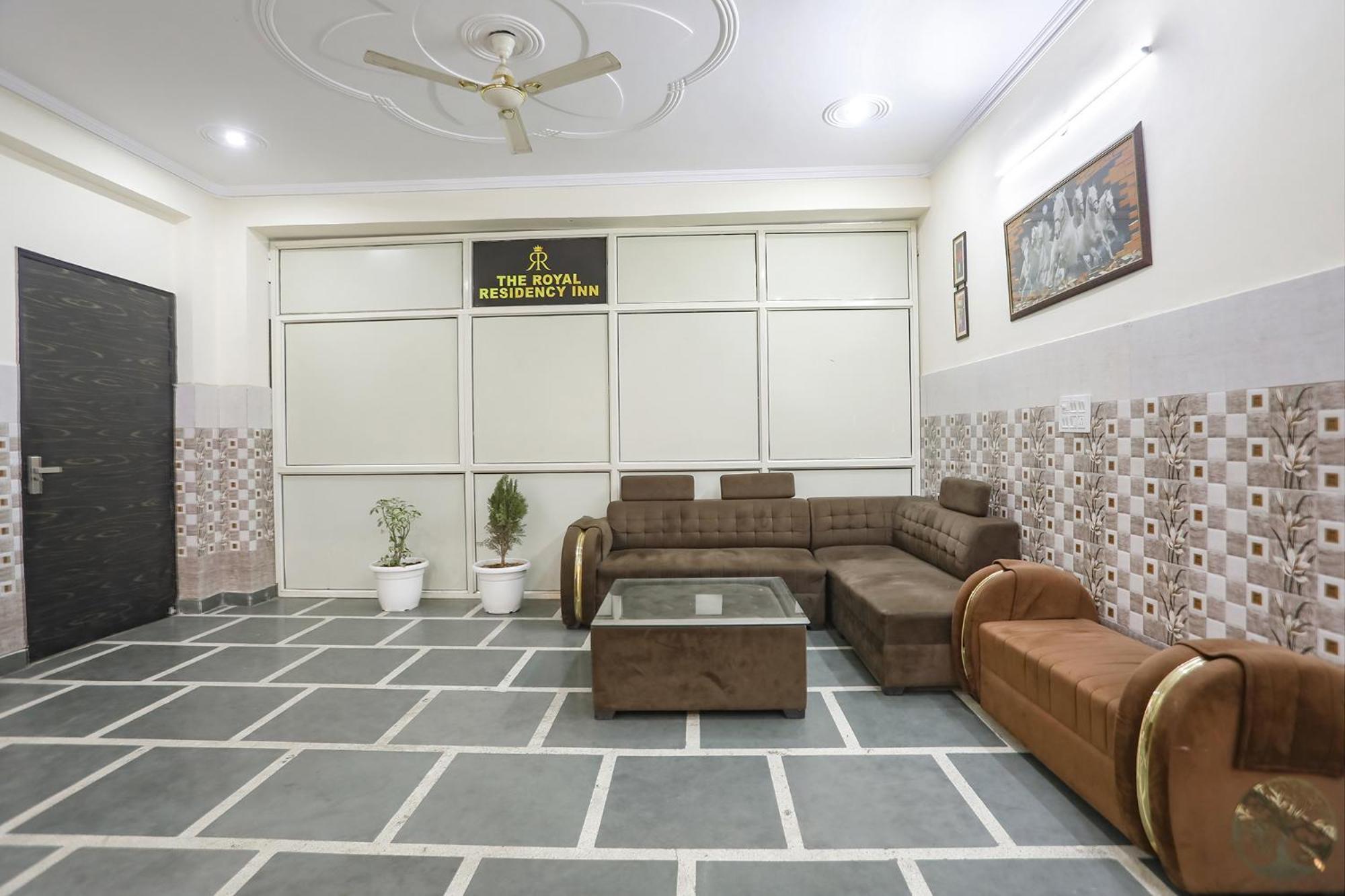 Fabexpress Asp Royal Residency Inn- Janakpuri Делхи Екстериор снимка