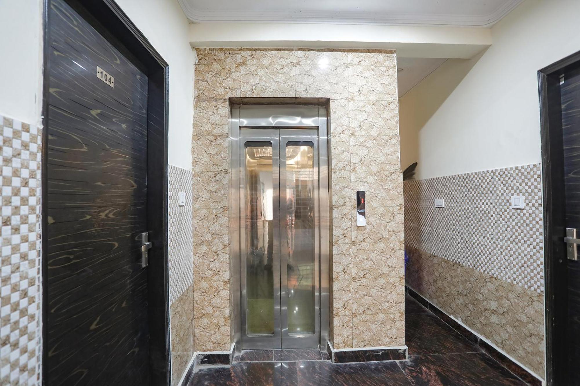 Fabexpress Asp Royal Residency Inn- Janakpuri Делхи Екстериор снимка